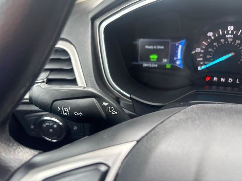 Used 2019 Ford Fusion SE FWD image 15