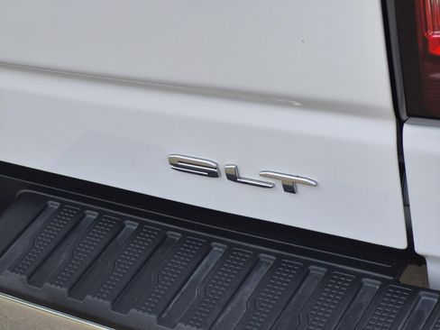Certified 2022 GMC Sierra 1500 SLT RWD image 8