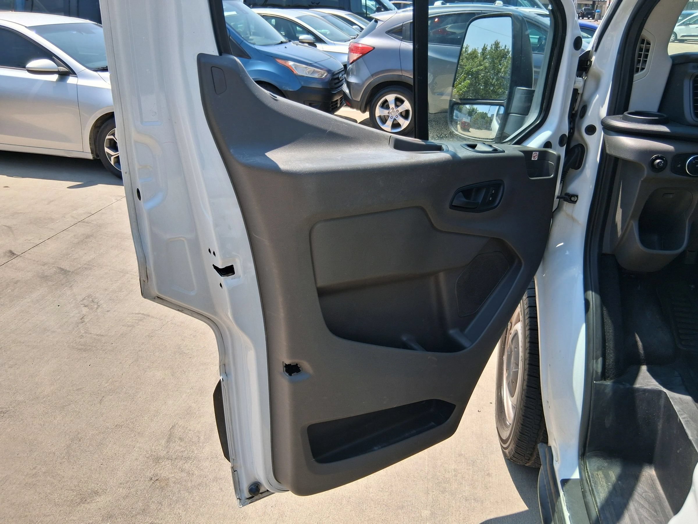 Used 2020 Ford Transit 150 XL RWD image 21