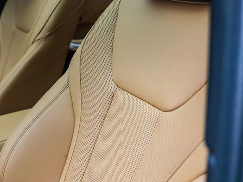 Used 2026 BMW 330i Sedan w/ Premium Package image 23