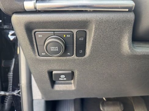 Certified 2025 Ford Expedition Platinum AWD/4WD image 16