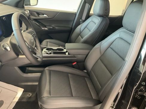 New 2026 Chevrolet Equinox LT w/ Convenience Package II image 12