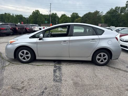 Used 2013 Toyota Prius Three w/ Solar Roof Pkg FWD image 4