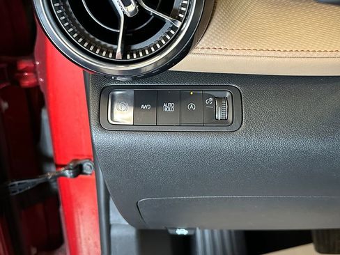 Used 2025 Chevrolet Equinox ACTIV w/ Safety and Technology Package AWD/4WD image 18