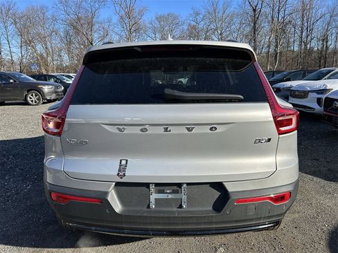 New 2025 Volvo XC40 B5 Plus w/ Climate Package image 7