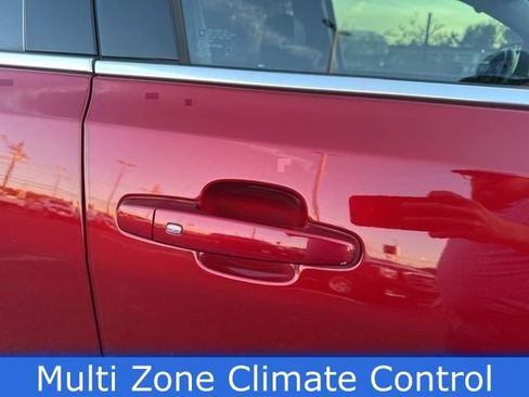 Certified 2023 GMC Acadia SLT w/ Technology Package image 13