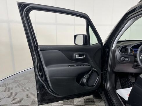 Used 2023 Jeep Renegade Altitude AWD/4WD image 15