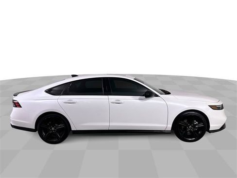 Used 2023 Honda Accord Sport image 9