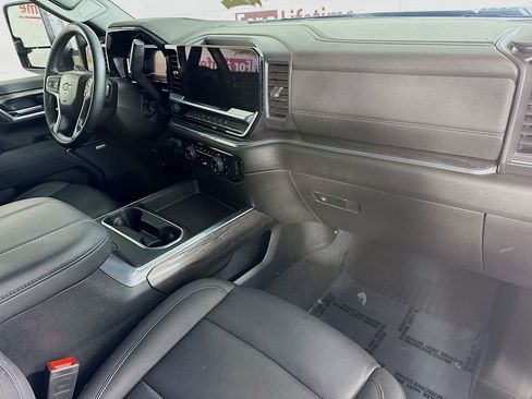 Used 2025 Chevrolet Silverado 2500 LTZ w/ LTZ Convenience Package AWD/4WD image 30