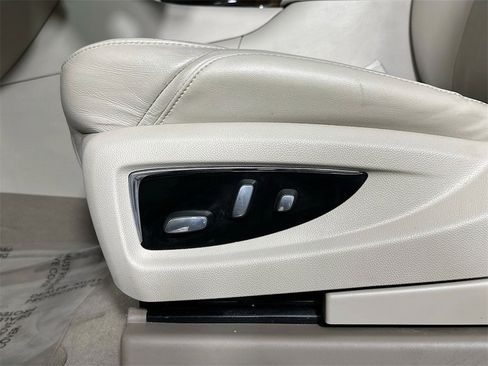 Used 2016 Cadillac Escalade Luxury image 23