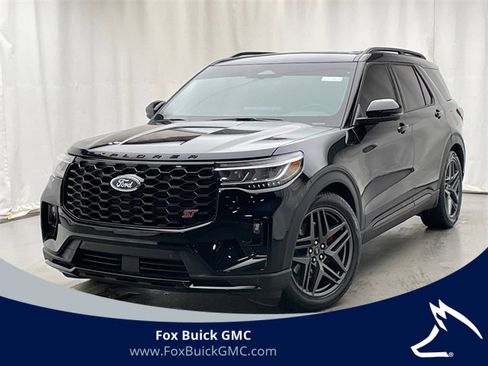 Used 2025 Ford Explorer ST image 1