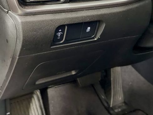 Used 2025 Kia Sorento S FWD image 11