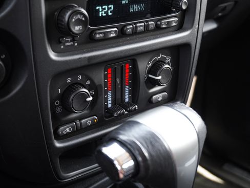 Used 2008 Chevrolet TrailBlazer SS w/ Sun And Sound Package RWD image 24