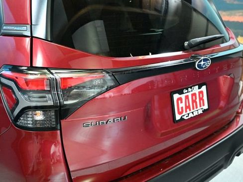 Used 2025 Subaru Forester Premium AWD/4WD image 18