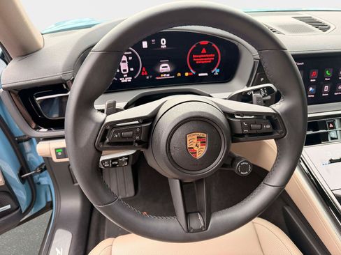 Used 2025 Porsche Panamera RWD image 15