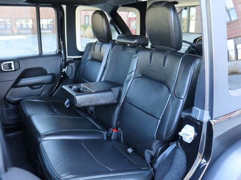 Used 2022 Jeep Wrangler Unlimited Rubicon 4xe image 16