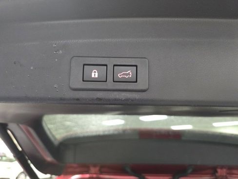 Used 2023 Subaru Ascent Limited w/ Technology Package image 11