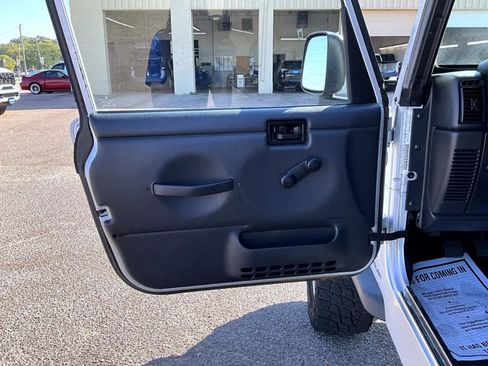 Used 2006 Jeep Wrangler X w/ Tire & Wheel Group (Ecco) image 10