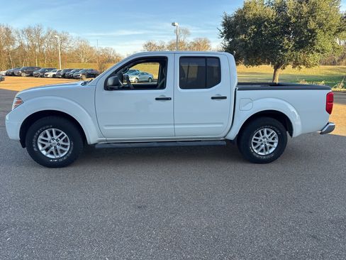 Used 2016 Nissan Frontier SV w/ SV Value Truck Package image 4