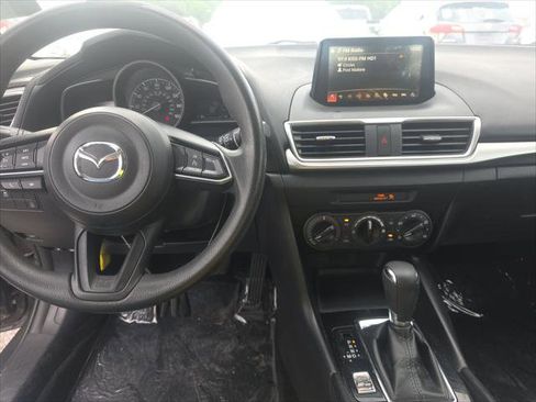 Used 2017 MAZDA MAZDA3 Sport FWD image 14