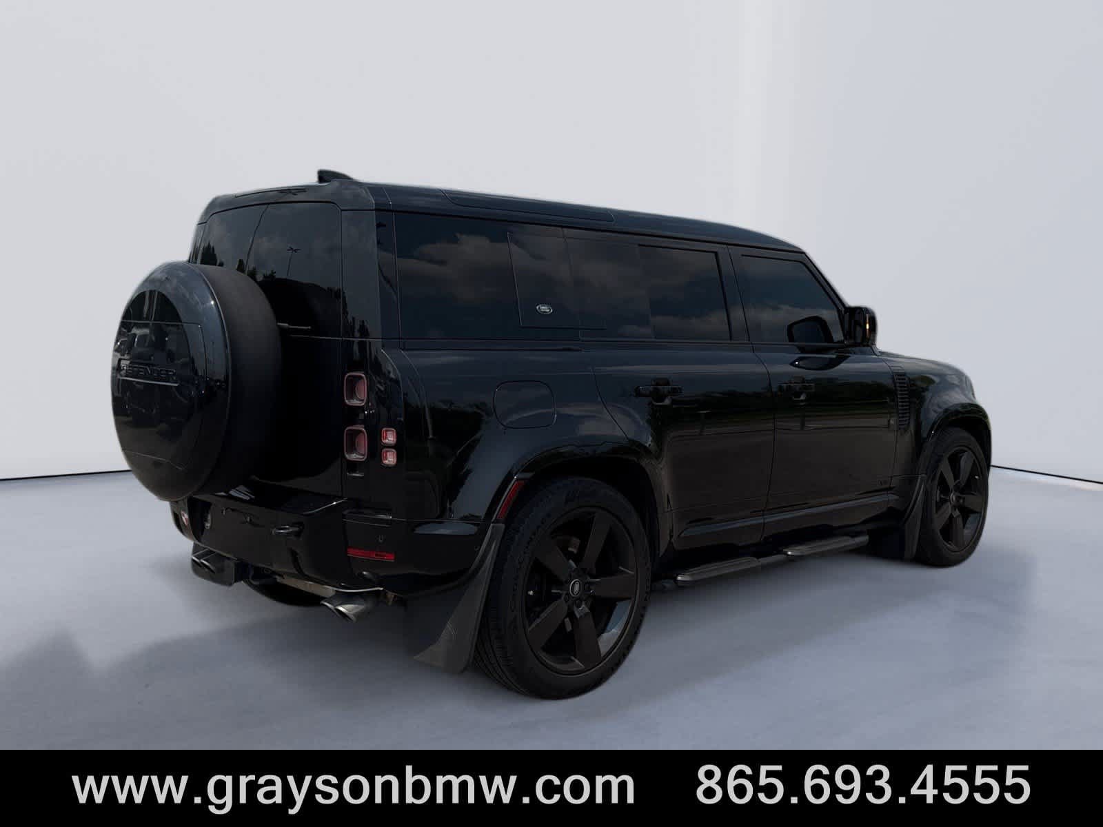 Used 2024 Land Rover Defender 110 V8 AWD/4WD image 3