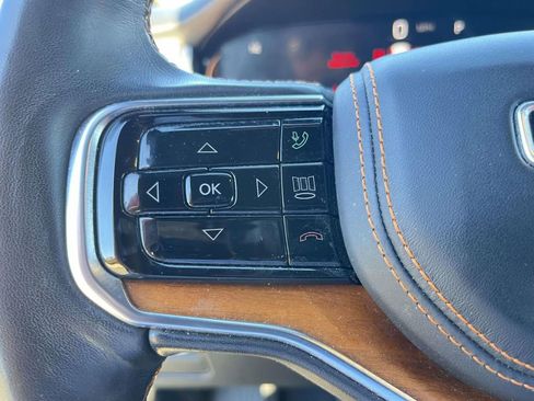 Used 2022 Jeep Grand Wagoneer Series III w/ Rear Seat Video Group 1 image 17