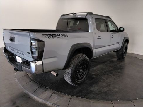 Used 2021 Toyota Tacoma TRD Off-Road image 4