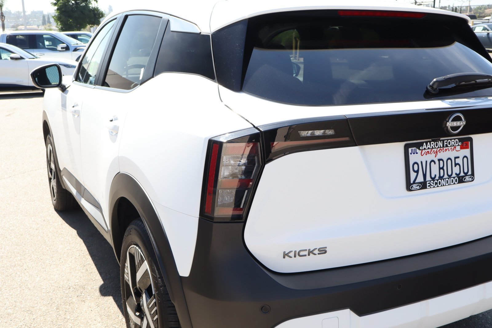 Used 2025 Nissan Kicks SV FWD image 16
