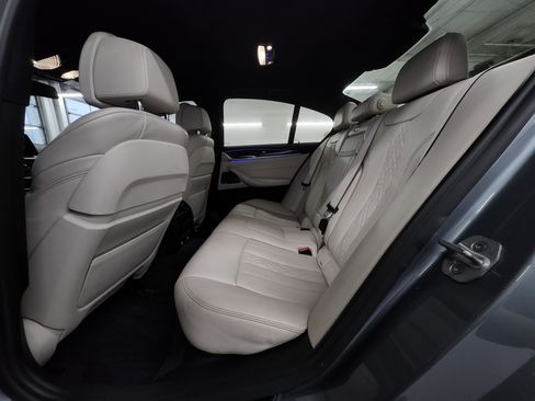 Used 2018 BMW 530e xDrive image 23