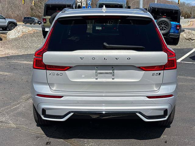 Used 2025 Volvo XC60 B5 Plus AWD/4WD image 4