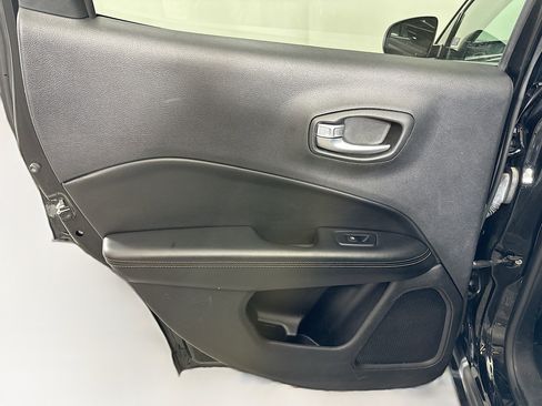 Used 2018 Jeep Compass Latitude w/ Popular Equipment Group image 25