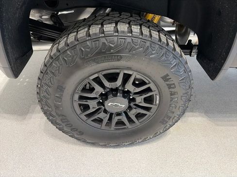 New 2026 Chevrolet Silverado 2500 ZR2 AWD/4WD image 7