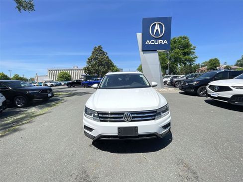 Used 2021 Volkswagen Tiguan SEL AWD/4WD image 28