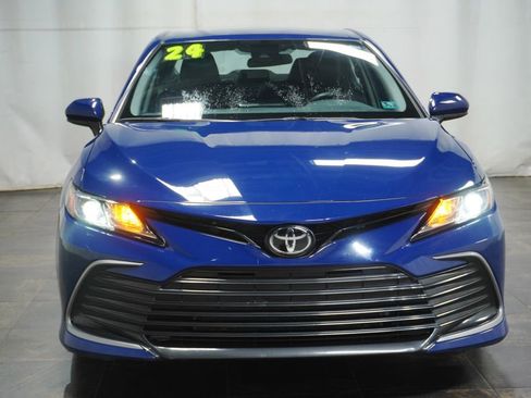 Used 2024 Toyota Camry LE FWD image 5