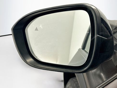 Used 2023 Nissan Rogue SV AWD/4WD image 16