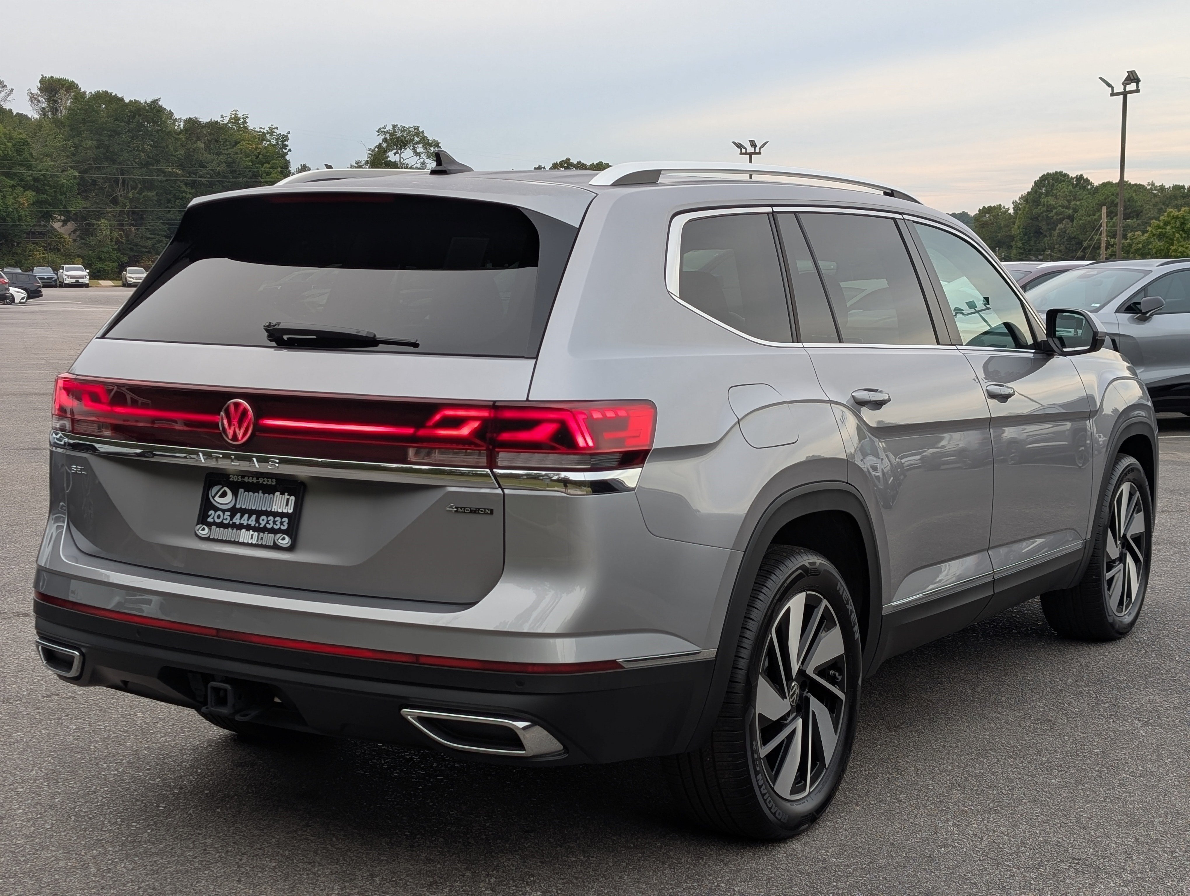 Used 2026 Volkswagen Atlas SEL AWD/4WD image 9