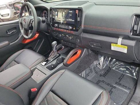 New 2025 Nissan Frontier PRO-4X w/ Pro Premium Package image 12