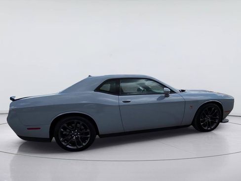 Used 2021 Dodge Challenger R/T Scat Pack RWD image 9