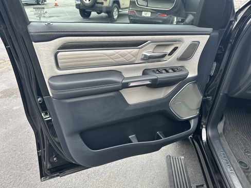 Used 2024 RAM 1500 Limited image 12