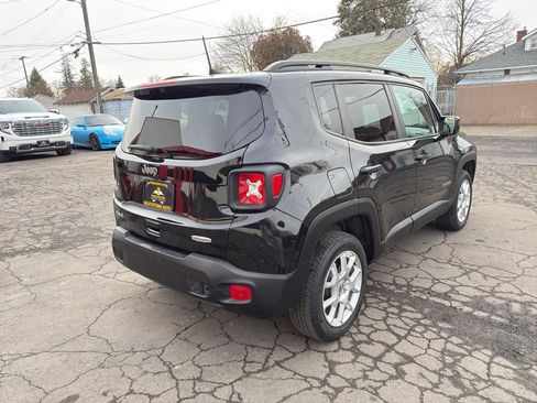 Used 2020 Jeep Renegade Latitude w/ Popular Equipment Group image 6