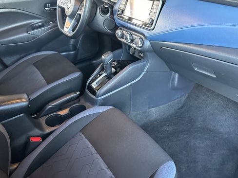 Used 2025 Nissan Versa SV FWD image 15