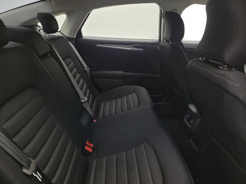 Used 2015 Ford Fusion SE image 19