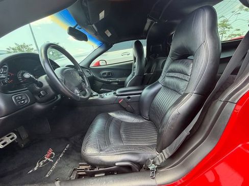 Used 2004 Chevrolet Corvette Coupe w/ Preferred Equipment Group RWD image 10
