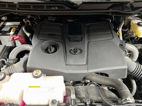 Used 2023 Toyota Tundra Limited w/ TRD Off-Road Package AWD/4WD image 27