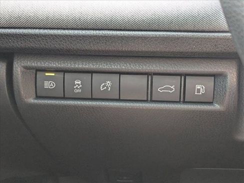 Used 2025 Toyota Camry LE w/ Convenience Package image 11