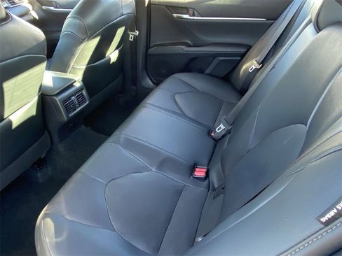 Used 2021 Toyota Camry XLE image 25