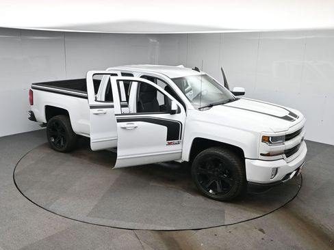 Used 2018 Chevrolet Silverado 1500 LT w/ Rally 2 Edition image 46