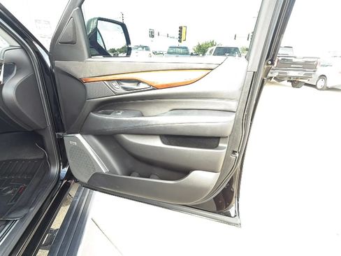Used 2019 Cadillac Escalade ESV Premium Luxury AWD/4WD image 74