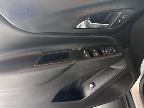 Used 2021 Chevrolet Equinox LT w/ Driver Convenience Package image 47