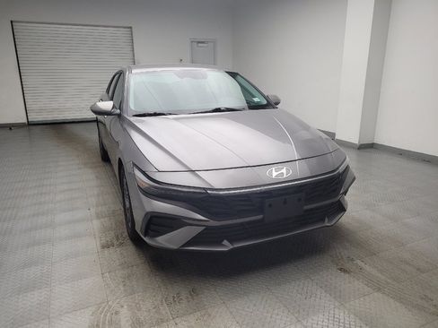 Used 2024 Hyundai Elantra SEL FWD image 14